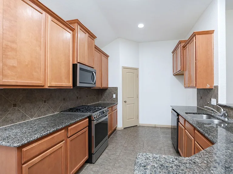 7042 Windy Run Ct — Photo 18