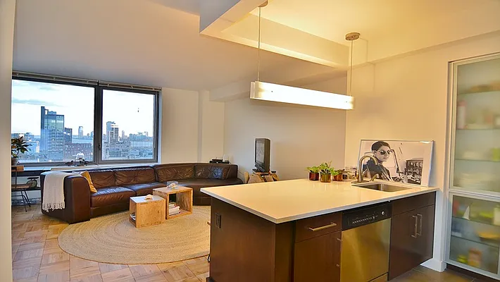 Rented by Park Property Advisors | media 1