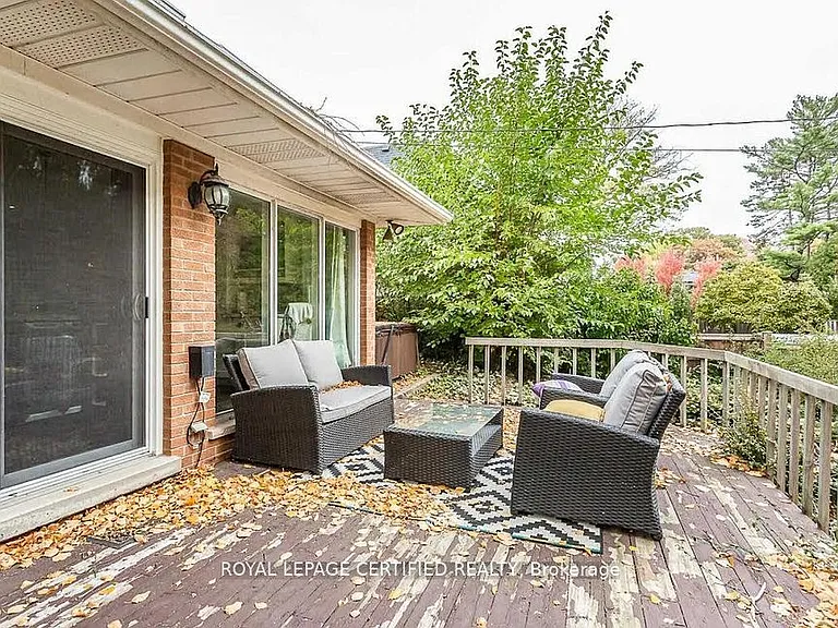 1466 Seagram Ave — Photo 24