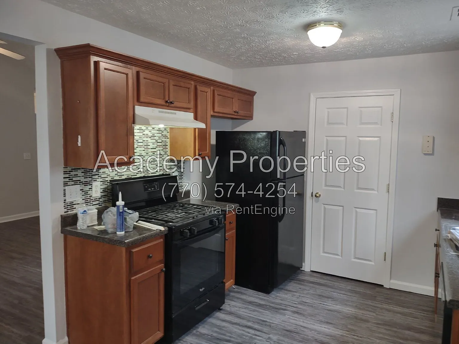 3 bed, 2.0 bath, $1,895 — Photo 3