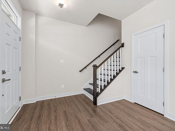 3rd image of 10837 Beckenham St