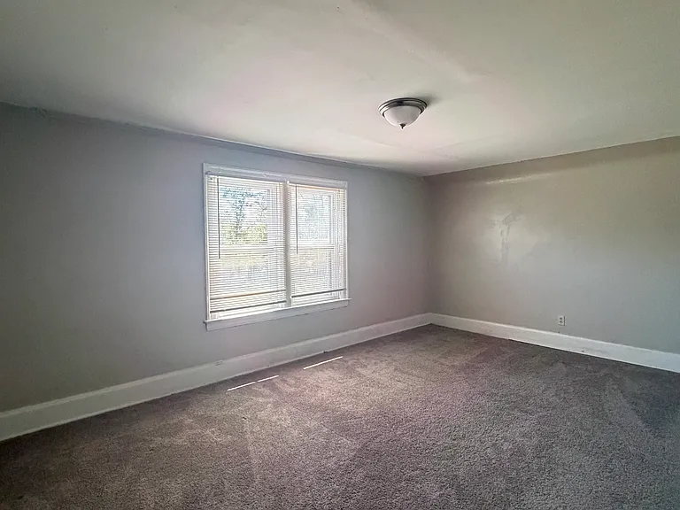 15703 Northlawn St — Photo 13