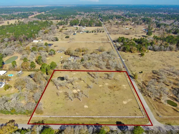 26071 Forest Hills Ln, Waller, TX 77484