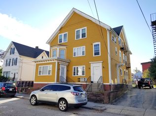 328 2nd Ave #1R, Woonsocket, RI 02895