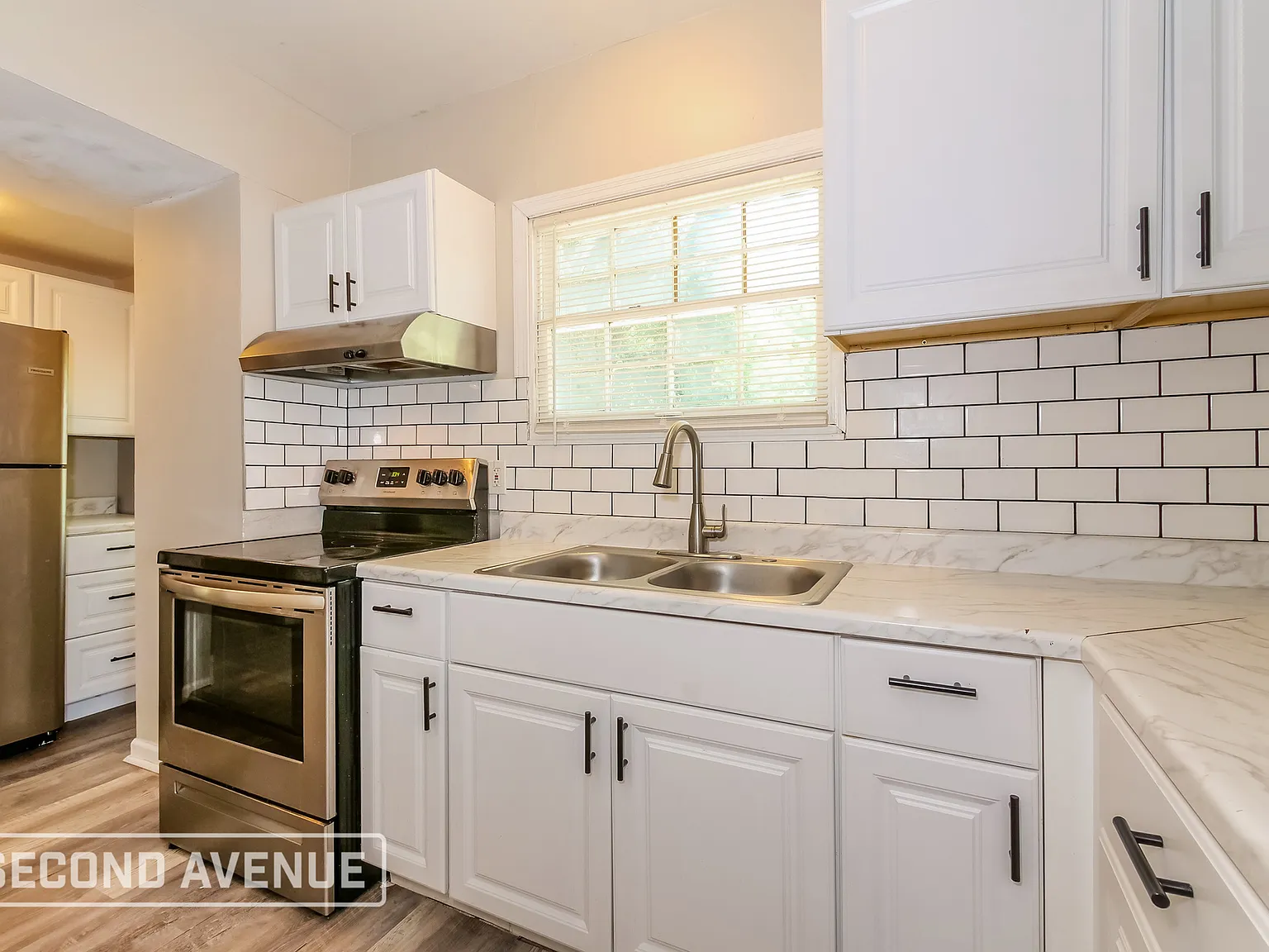 3 bed, 2.0 bath, 1376 sqft, $1,250 — Photo 3