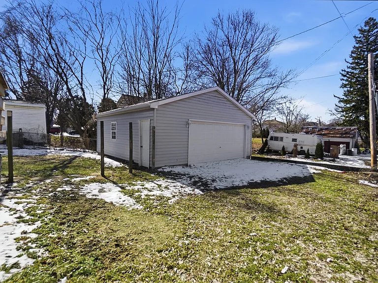 516 S Madriver St — Photo 39