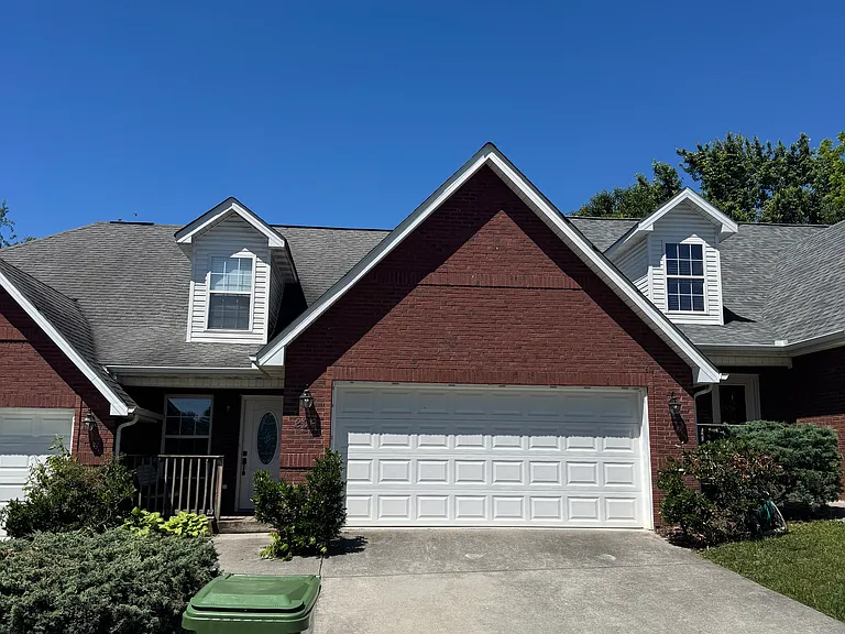 209 Covington Ln — Photo 1