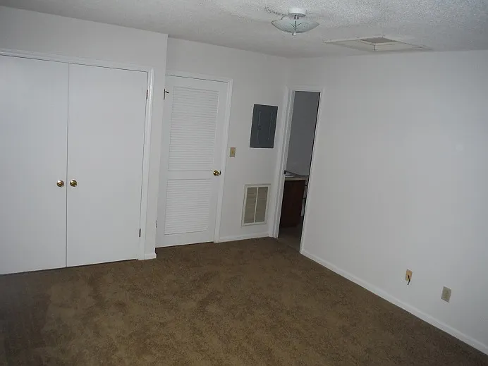 3210 Summer Pl #8 — Photo 6
