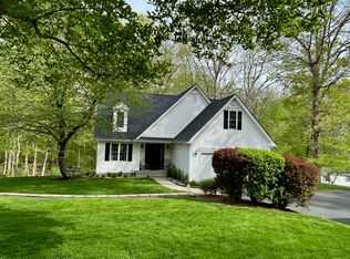 92 Sherwood Ln, Norwich, CT 06360
