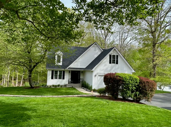 92 Sherwood Lane, Norwich, CT 06360