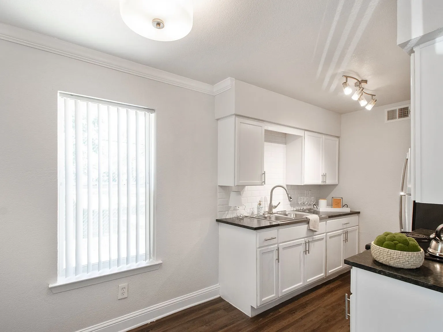 The Addison Apartments — Photo 3
