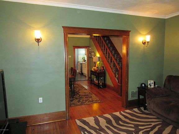 4th image of 163 Poplar St