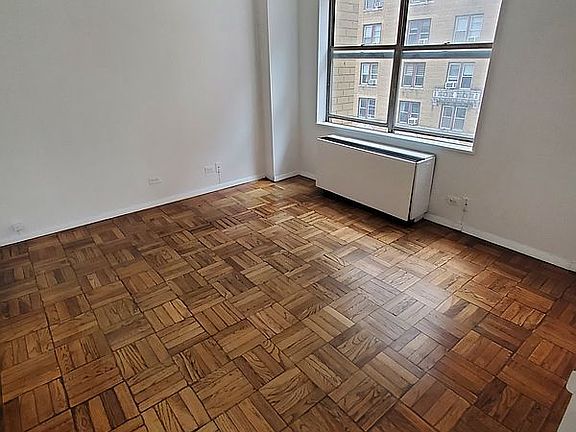 4th image of 201 W 70th St APT 6J