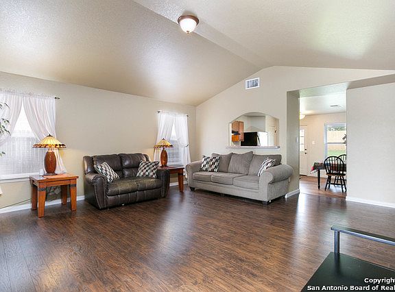 5th image of 7130 Sun Valley Dr