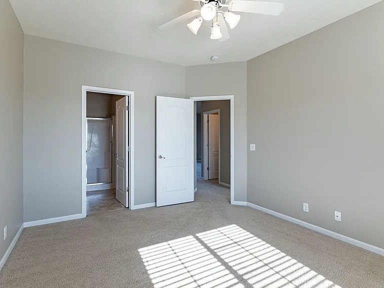 19160 Drexel Cir — Photo 15