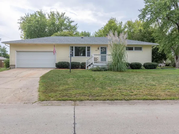 1415 Jasper St, Onawa, IA 51040