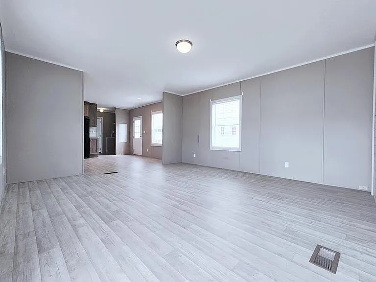 4617 Rainbow Ln — Photo 4