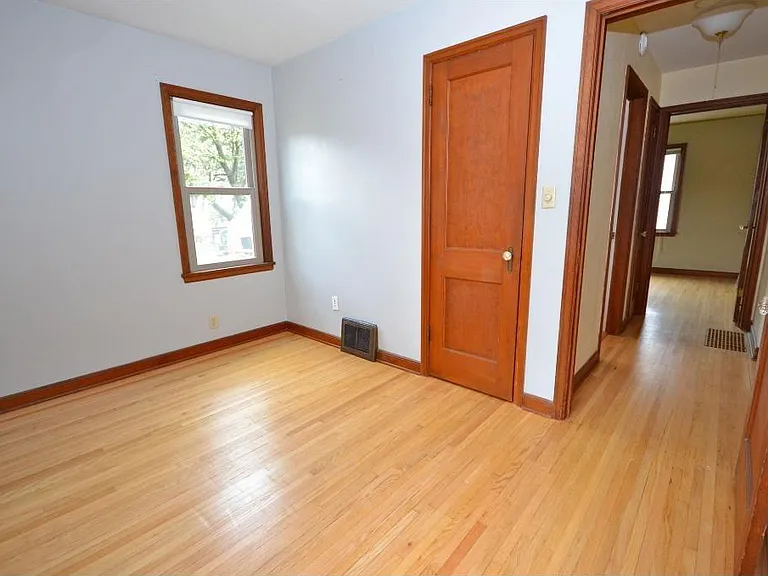 1927 County Road D W — Photo 10