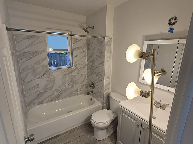 402 N Ella Ave — Photo 6
