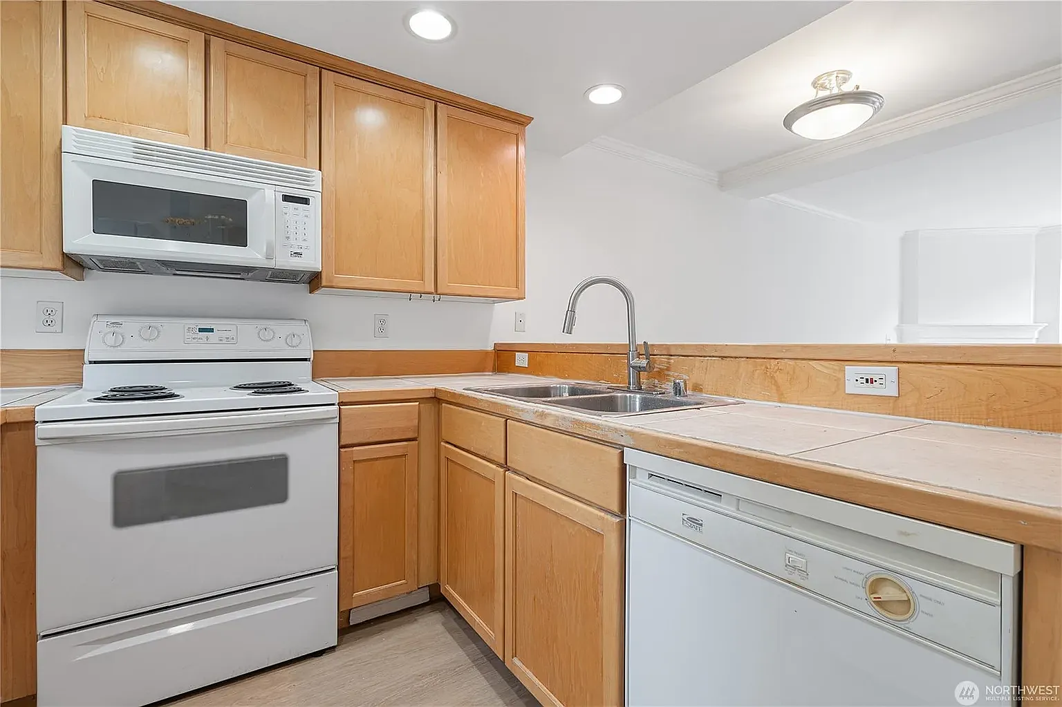 17921 Wong - 1 — Photo 4