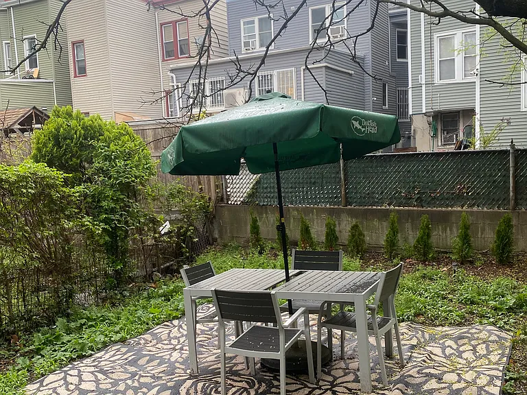 188 Manhattan Ave — Photo 4
