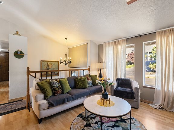 4th image of 930 Prescott Ln