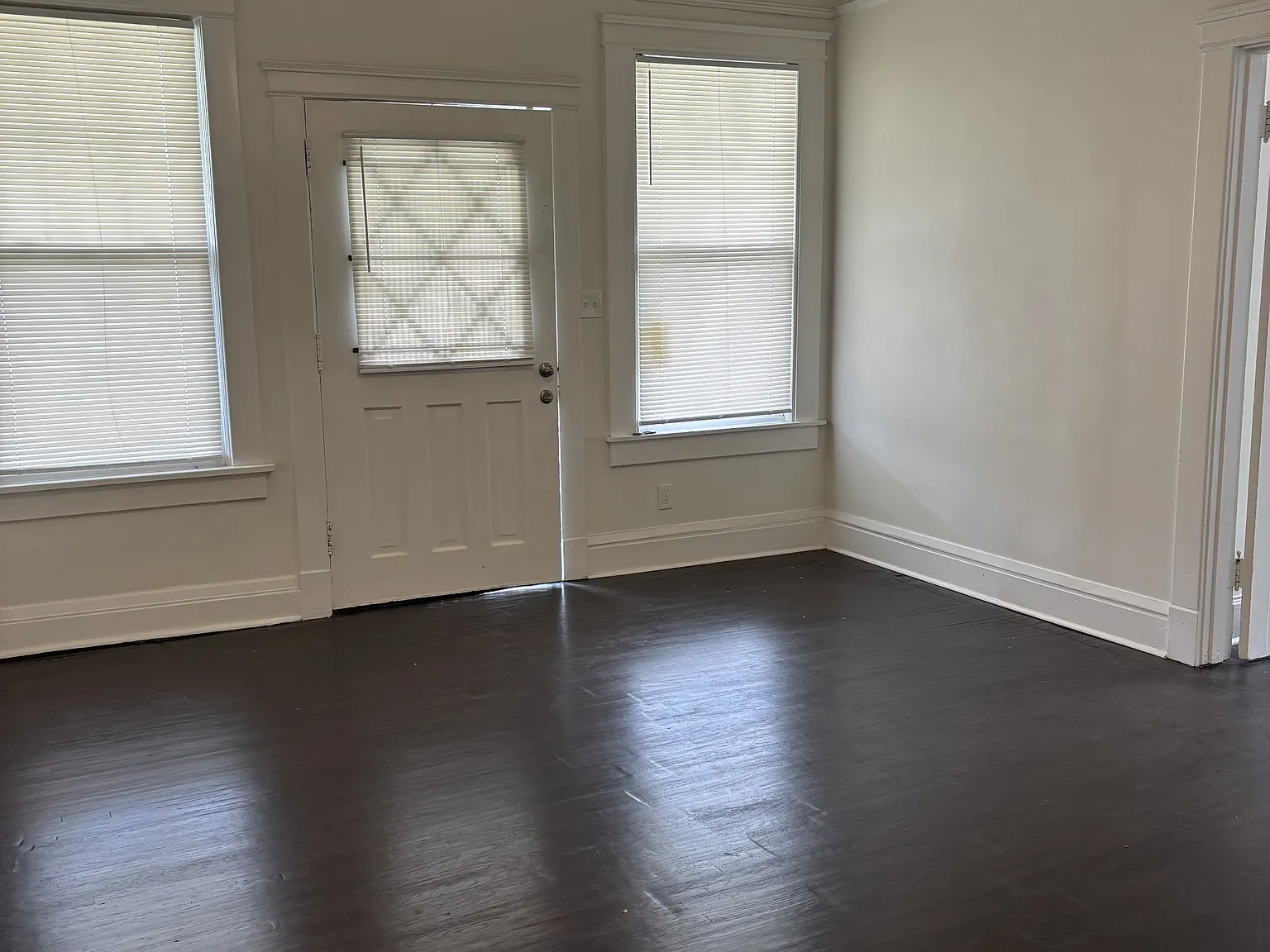 Glenview Avenue 1708 - 1 — Photo 3