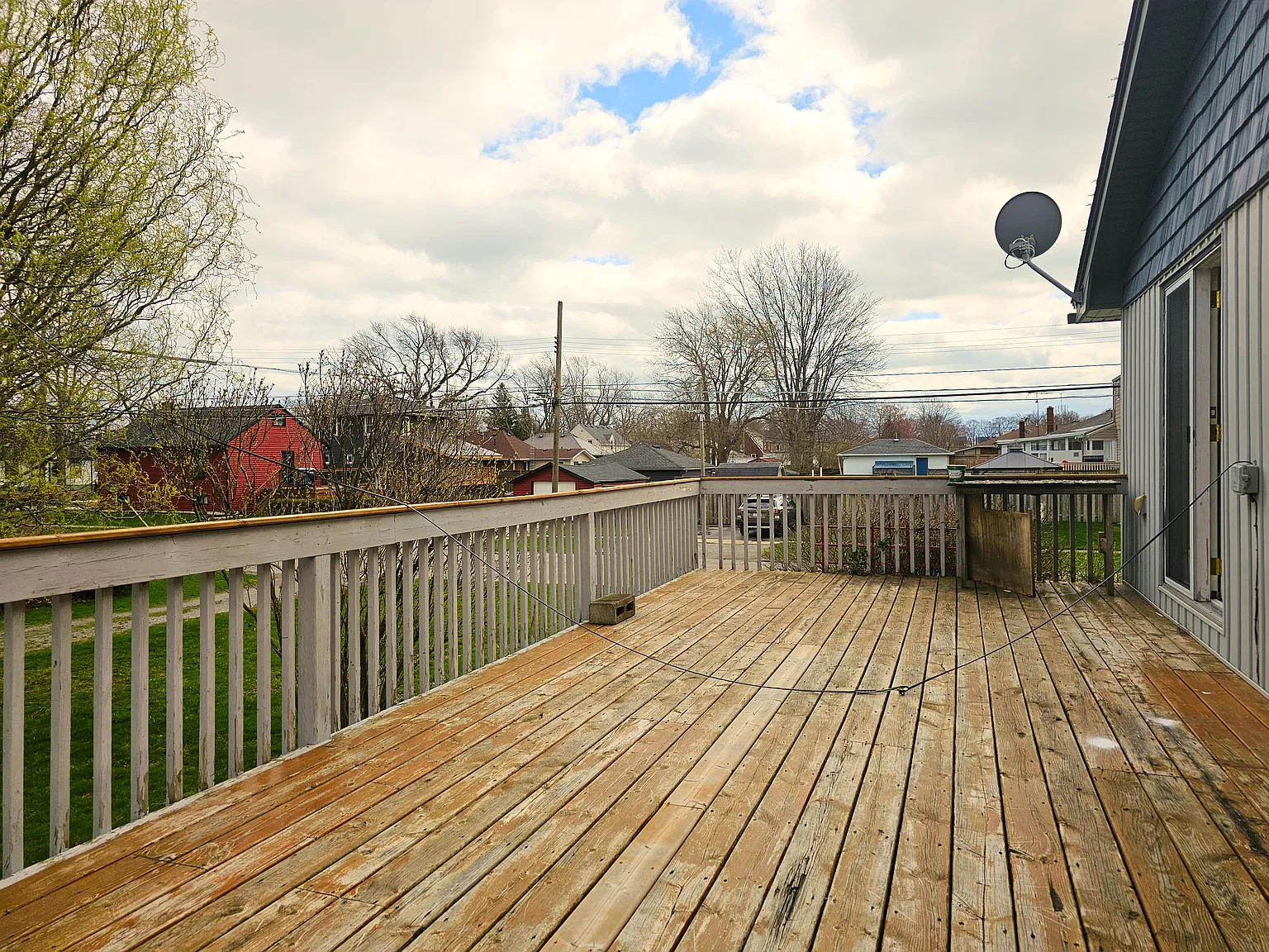 105 Linwood Ave — Photo 3
