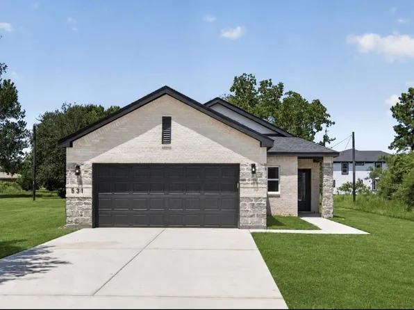 531 Oleander St, Prairie View, TX 77484
