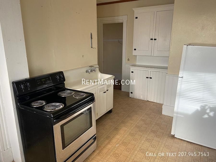 1st image of 36 3rd St APT 3