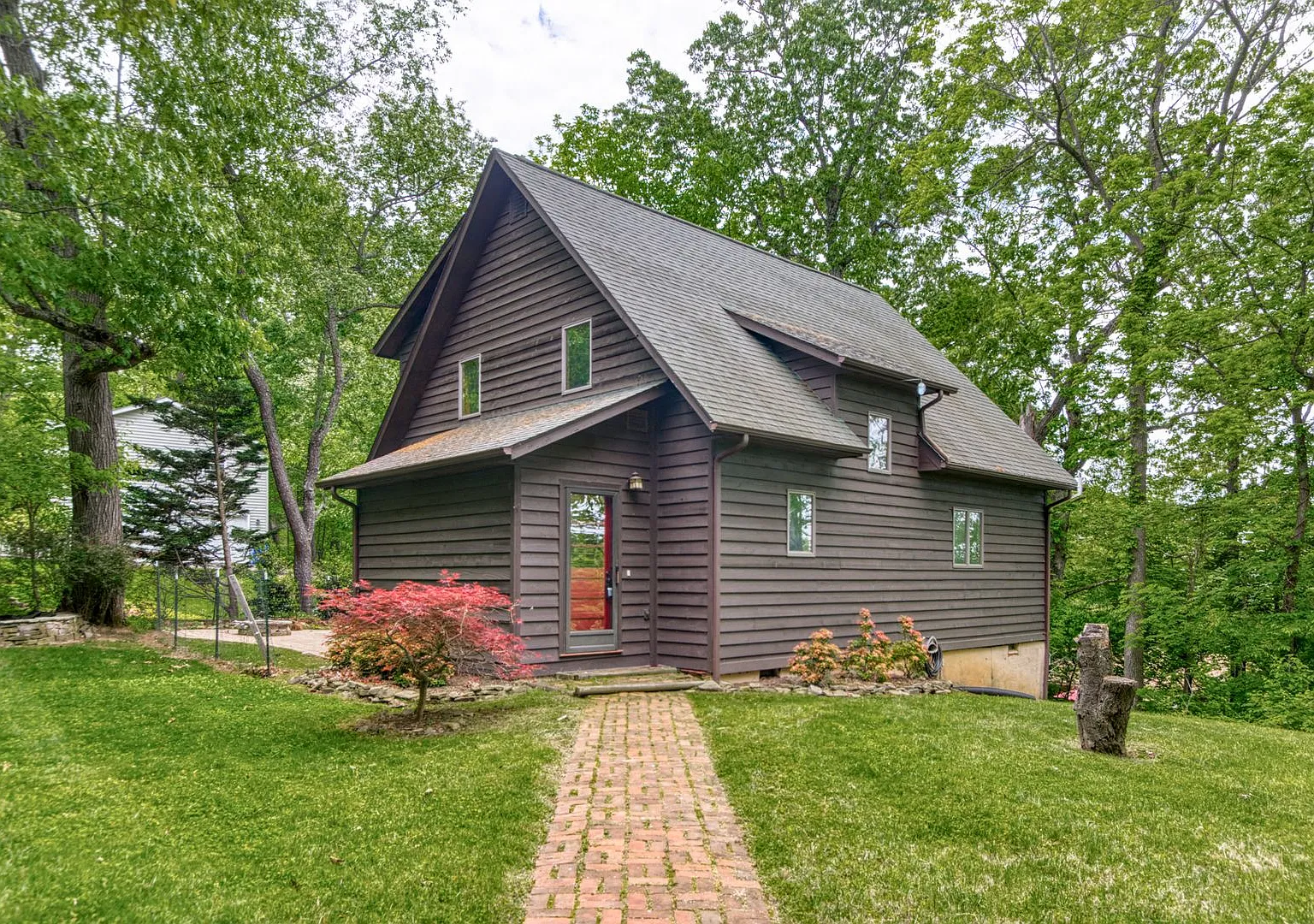 3 bed/2 bath. Pet Friendly. Fenced Yard — Photo 1