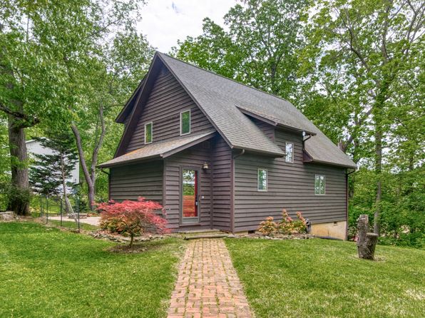 1802 Shelor Ln, Blacksburg, VA 24060