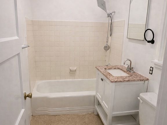 5th image of 4586 California Ave #4586