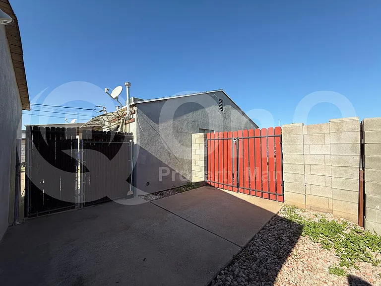 1209 W Indianola Ave #B — Photo 10