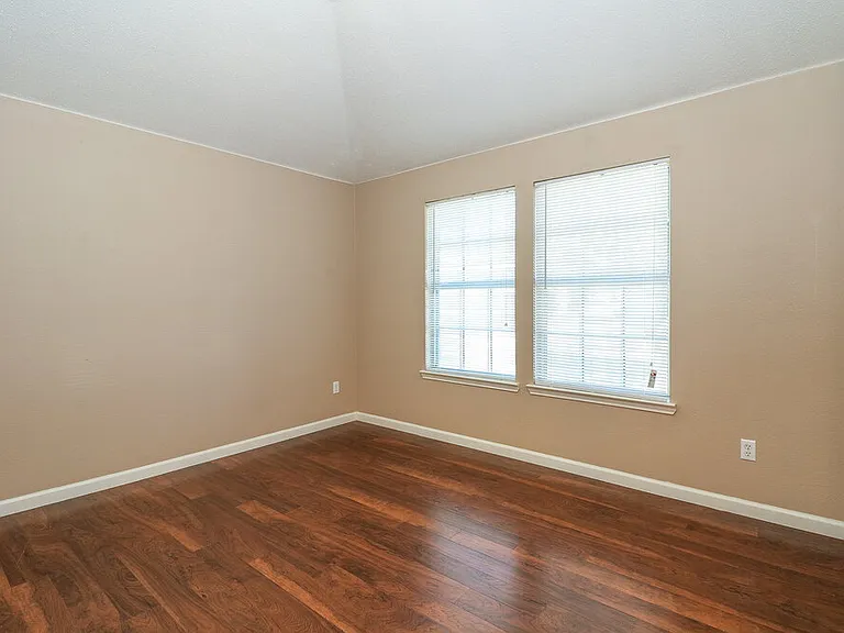 320 Montana Dr — Photo 8