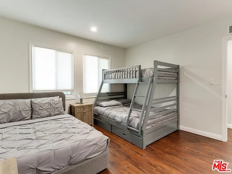 23109 Mariano St — Photo 28