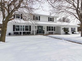 1320 N Fernmeadow Dr, Appleton, WI 54915