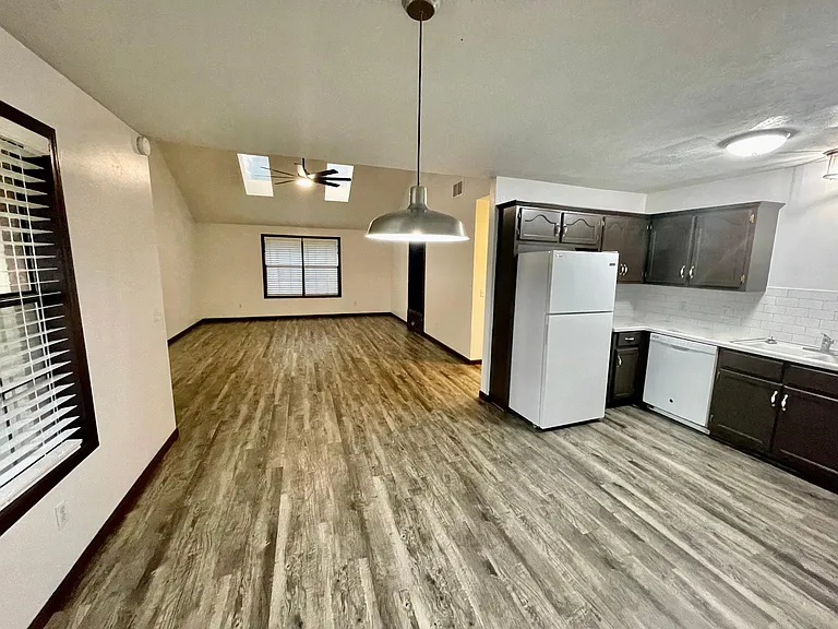 2841 W Silverleaf St — Photo 4