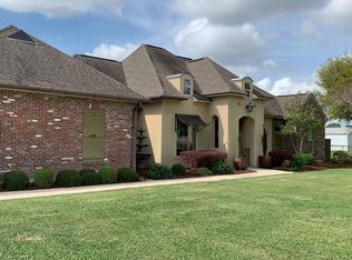 229 Parfait Rd, Carencro, LA 70520