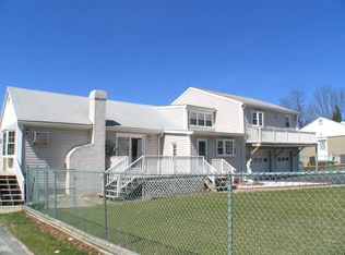 72 Tiffany St, North Providence, RI 02904