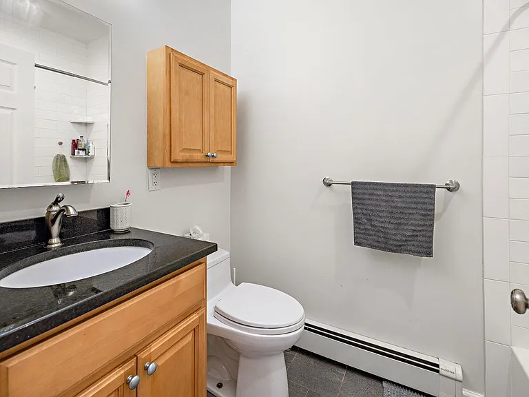 805 Park Ave #1R — Photo 8