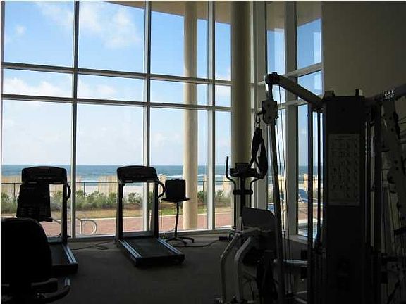 workout area w/beach views 