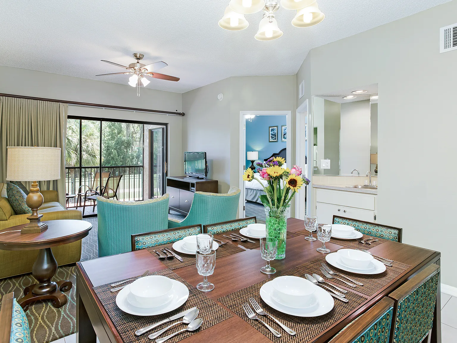 2 bed, 1038 sqft, $1,950 — Photo 3