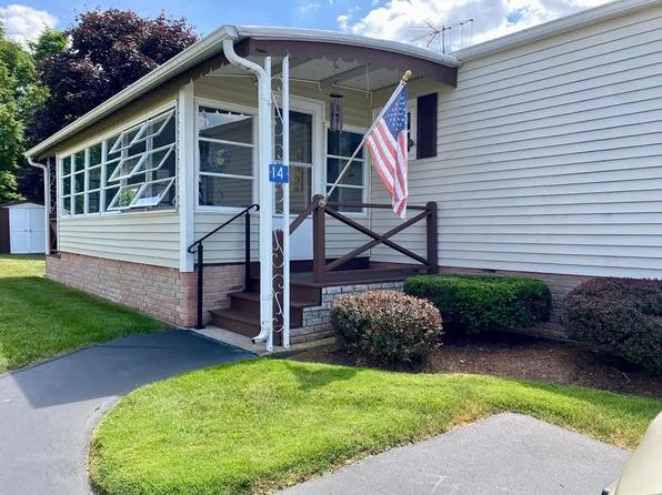 14 Elliott Dr, Plainville, MA 02762