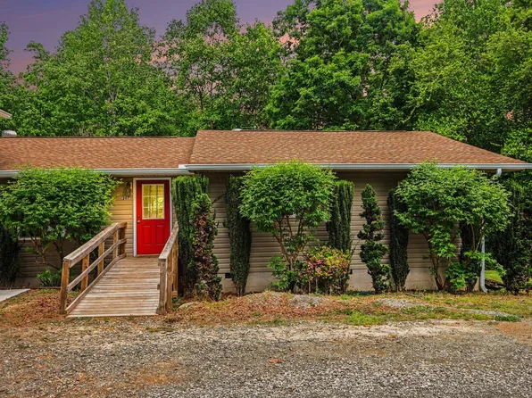 207 Oakland Dr, Apex, NC 27539