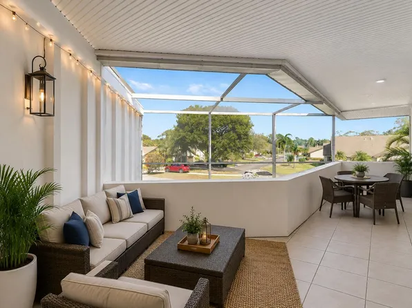 7 Greenway Village N #202, Royal Palm Beach, FL 33411