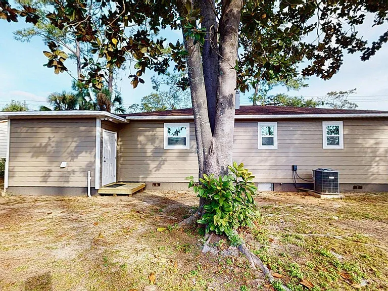 3207 N 6th Ave — Photo 36