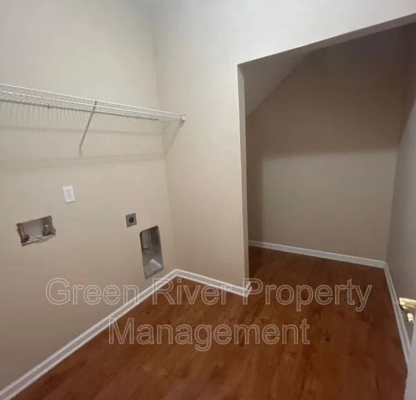 2120D Stone Creek Dr — Photo 11