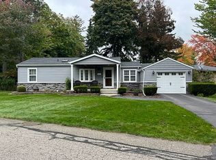 1604 Park Way, Sylvan Lake, MI 48320