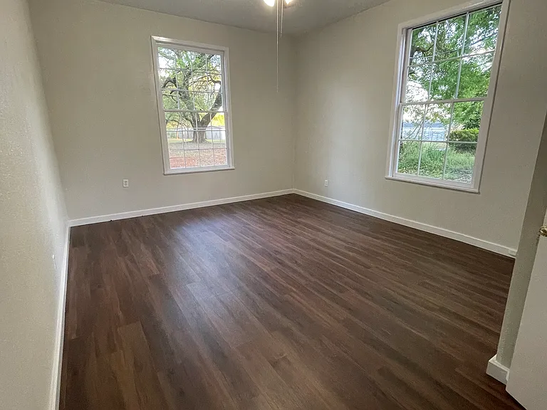 620 S Fredonia St #1A — Photo 4